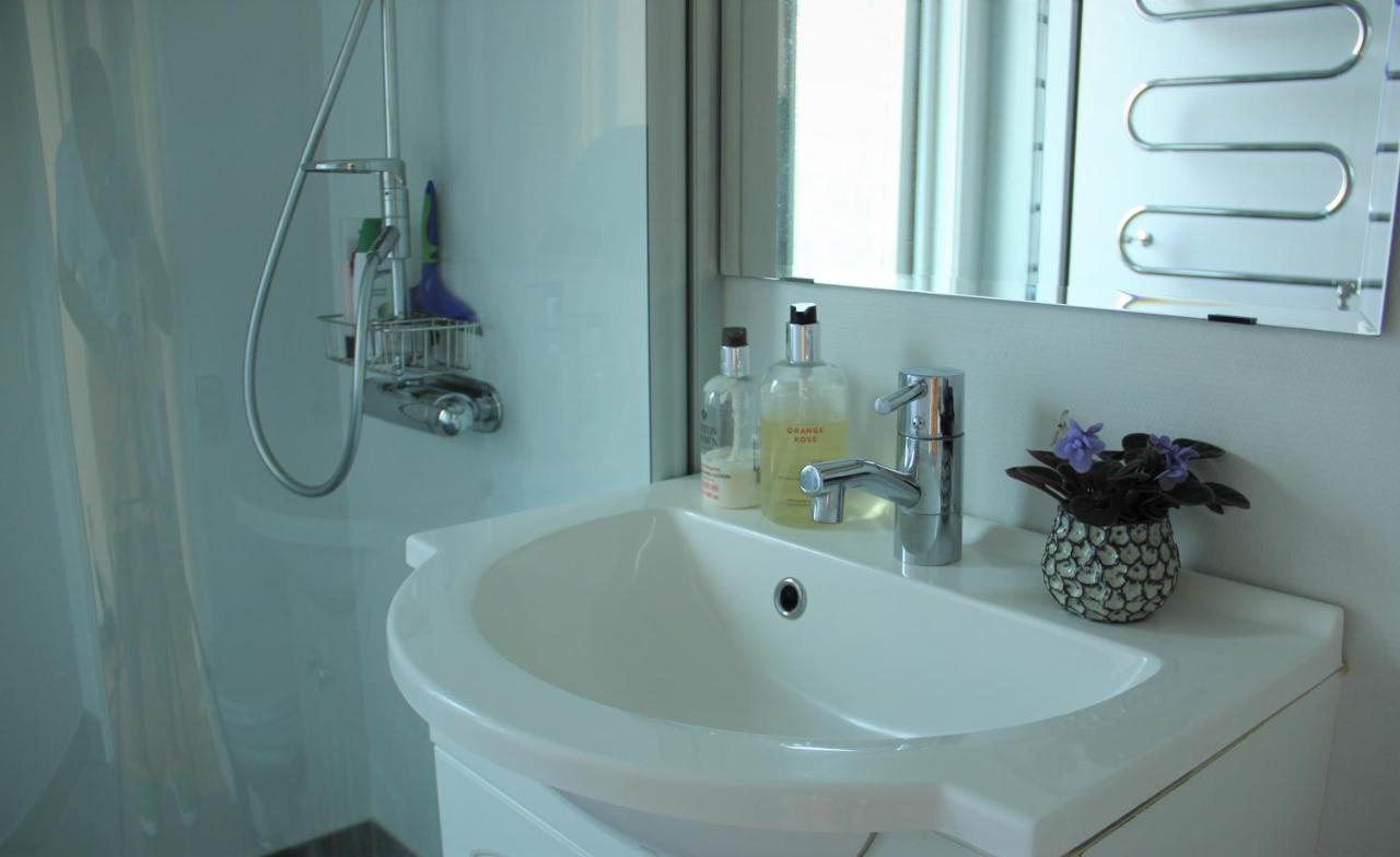 Älmhult Private Room For Rent In A Villa With Garden View מראה חיצוני תמונה